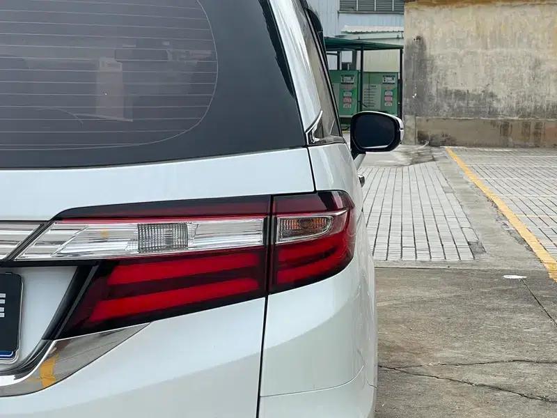 2017 Odyssey 2.4L Luxury Edition — миниатюра 7