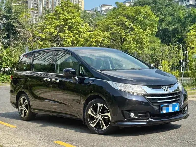 2017 Odyssey 2.4L Luxury Edition — миниатюра 3