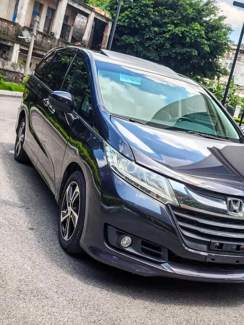 2015 Odyssey 2.4L Luxury Edition — миниатюра 5