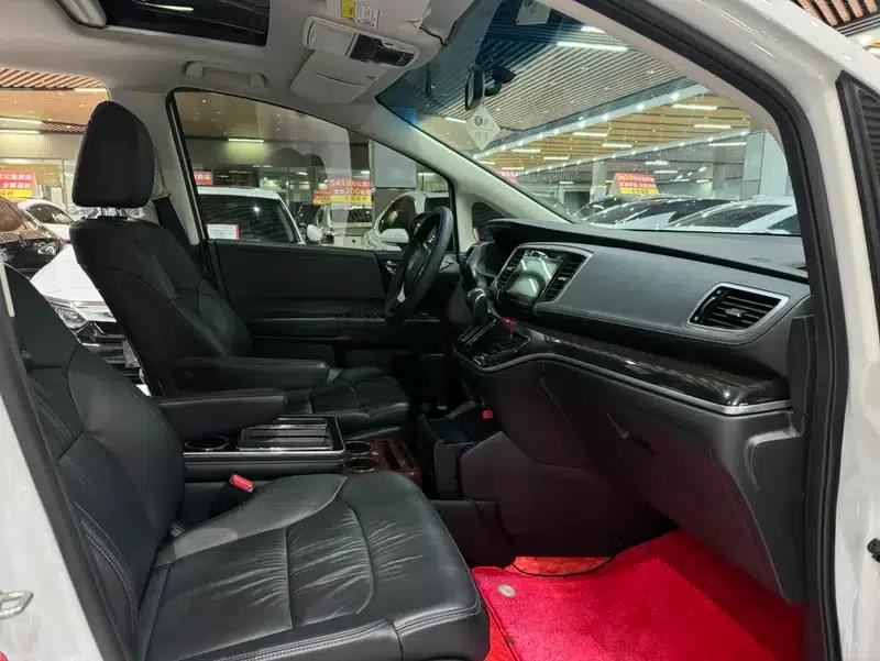 2018 Odyssey 2.4L Luxury Edition — миниатюра 5