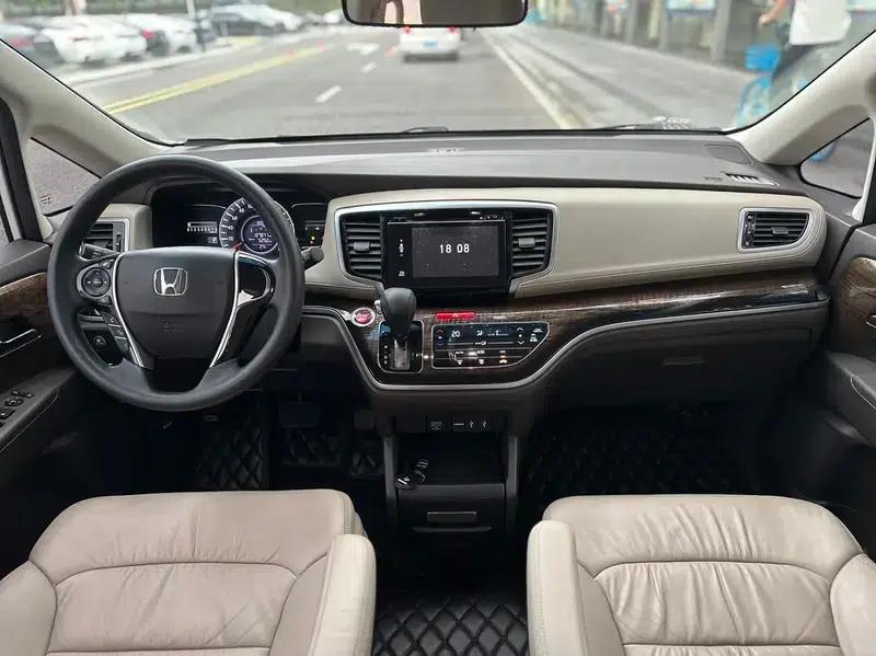 2015 Odyssey 2.4L Luxury Edition — миниатюра 6