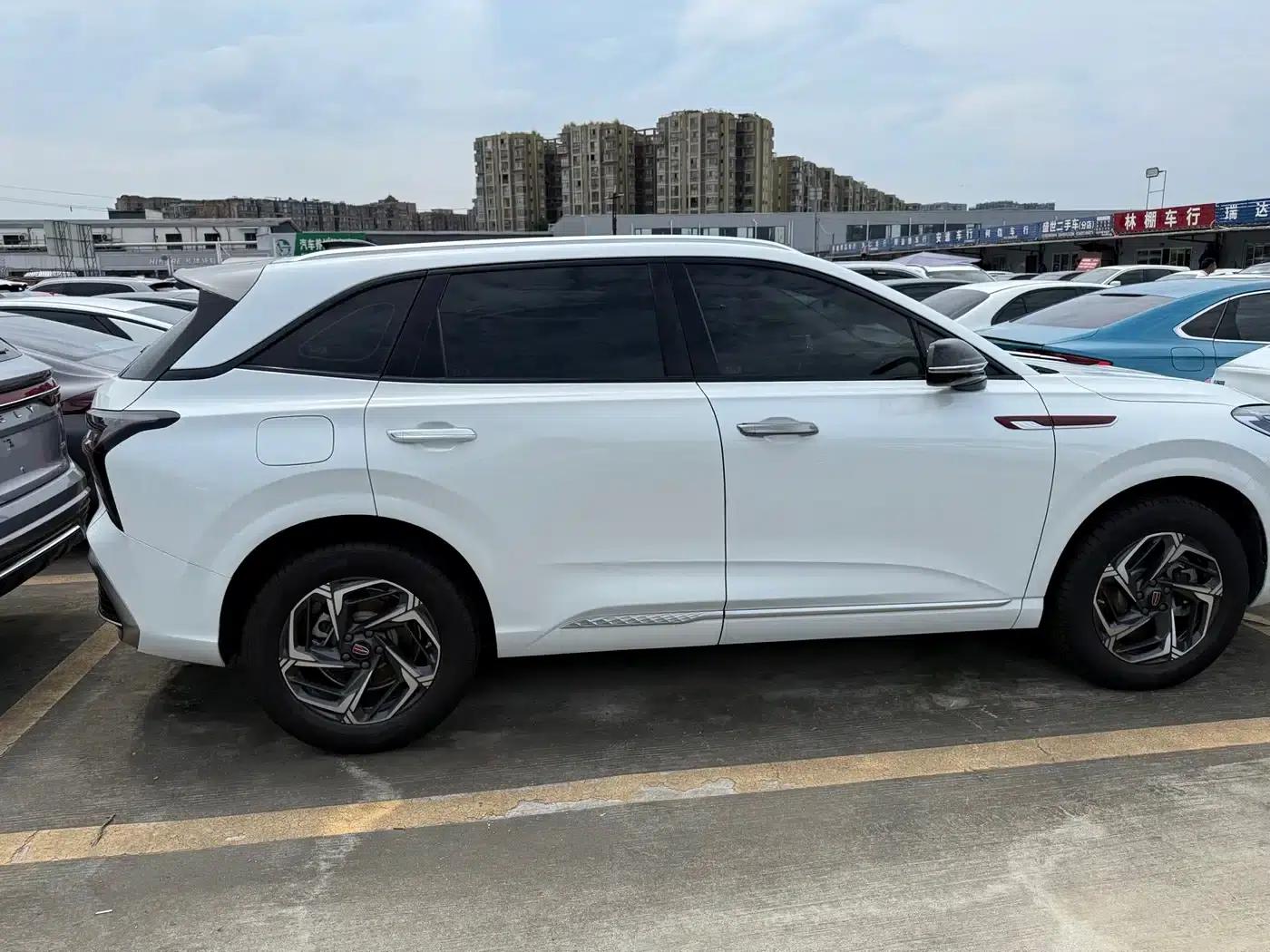 Hongqi HS3 2023 1.5T 2WD Goodness Edition — миниатюра 16