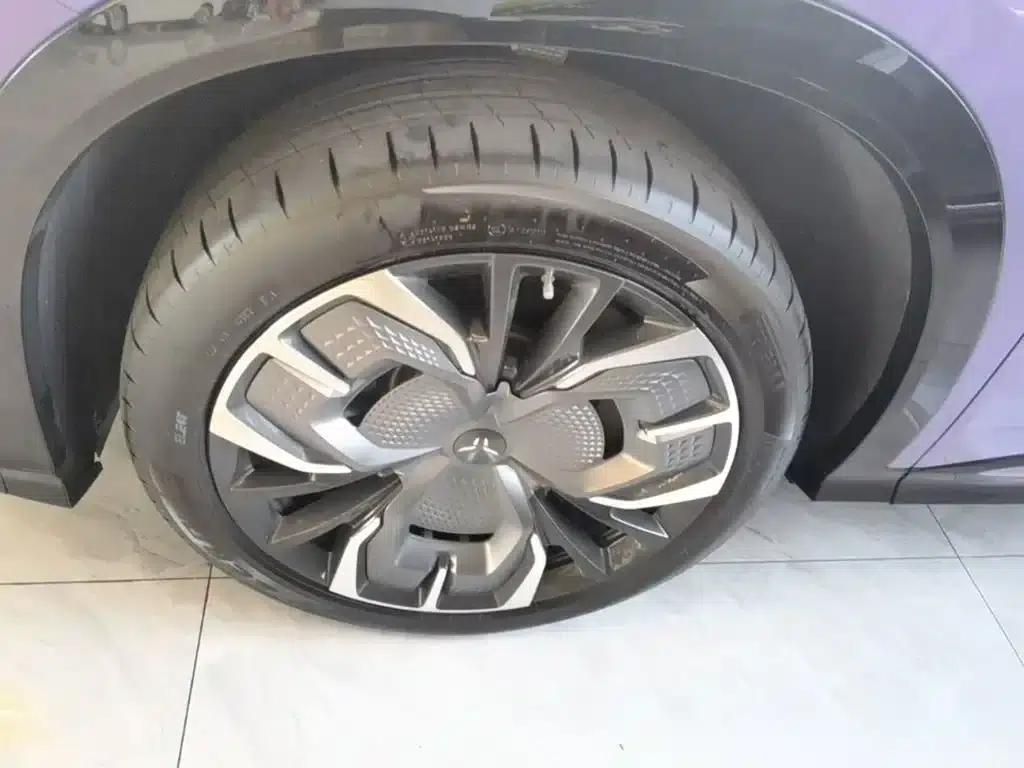 Hongqi Tiangong 08 2025 680 Ultra 4WD Edition — миниатюра 23