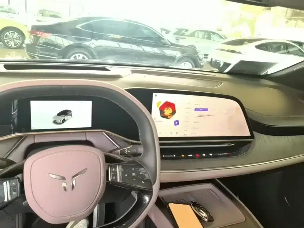 Hongqi Tiangong 08 2025 680 Ultra 4WD Edition — миниатюра 10