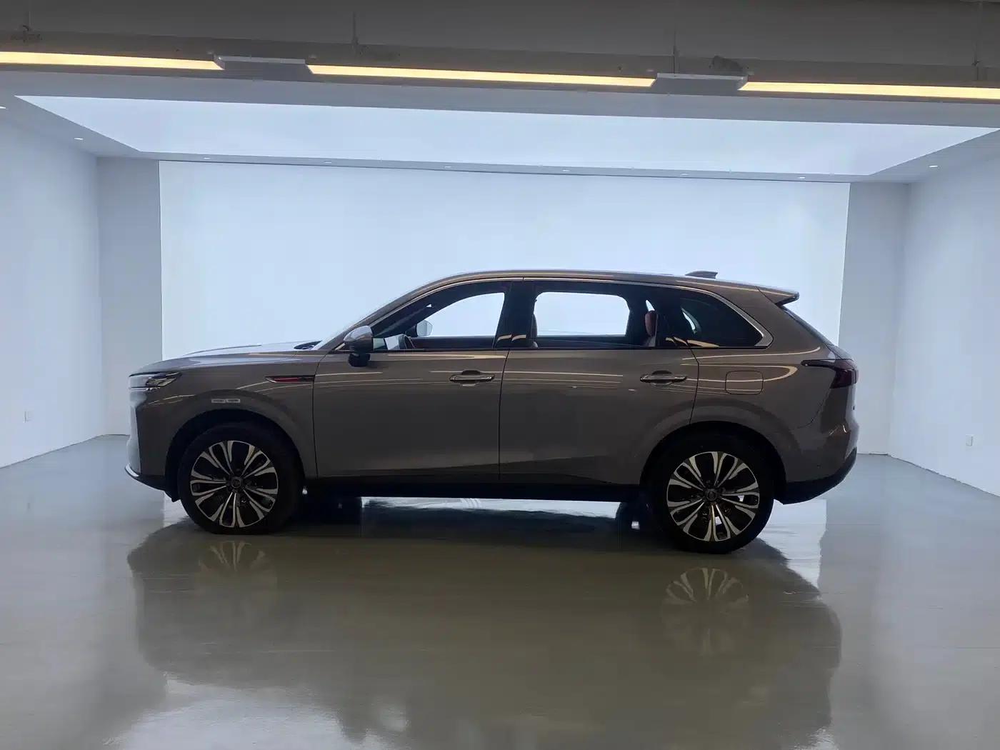 Hongqi HS6 PHEV 2026 Model 220 AWD Intelligent Hybrid — миниатюра 4