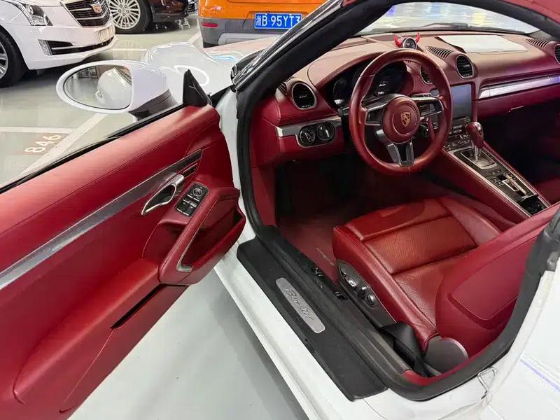 2016 Porsche 718 Boxster 2.0T — миниатюра 15