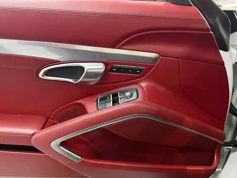 2016 Porsche 718 Boxster 2.0T — миниатюра 9