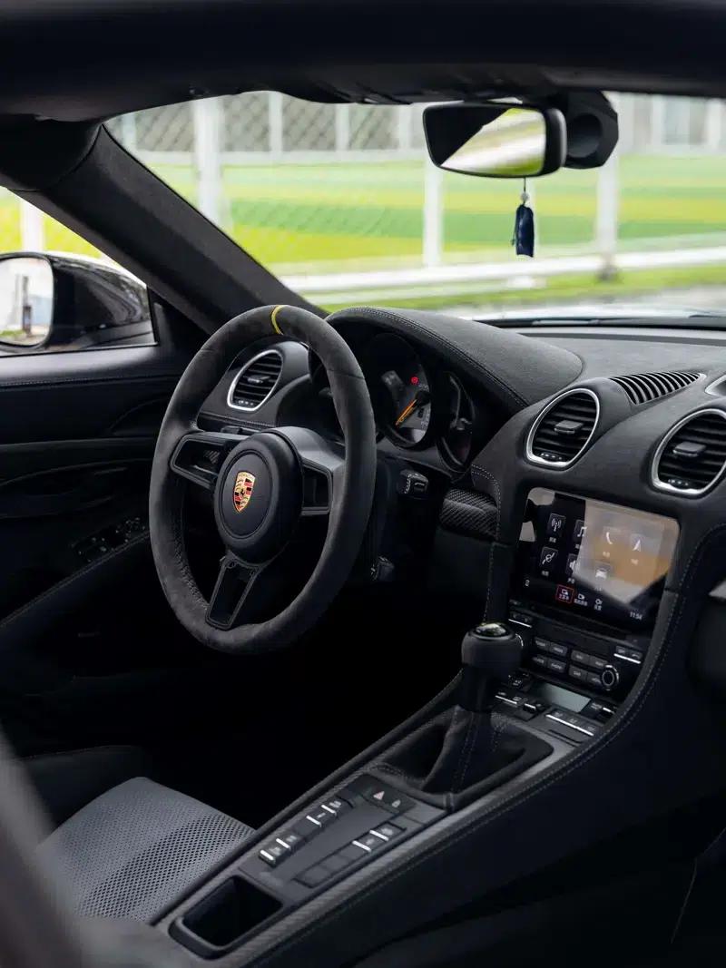 Porsche 718 2022 Cayman GT4 RS 4.0L — миниатюра 15