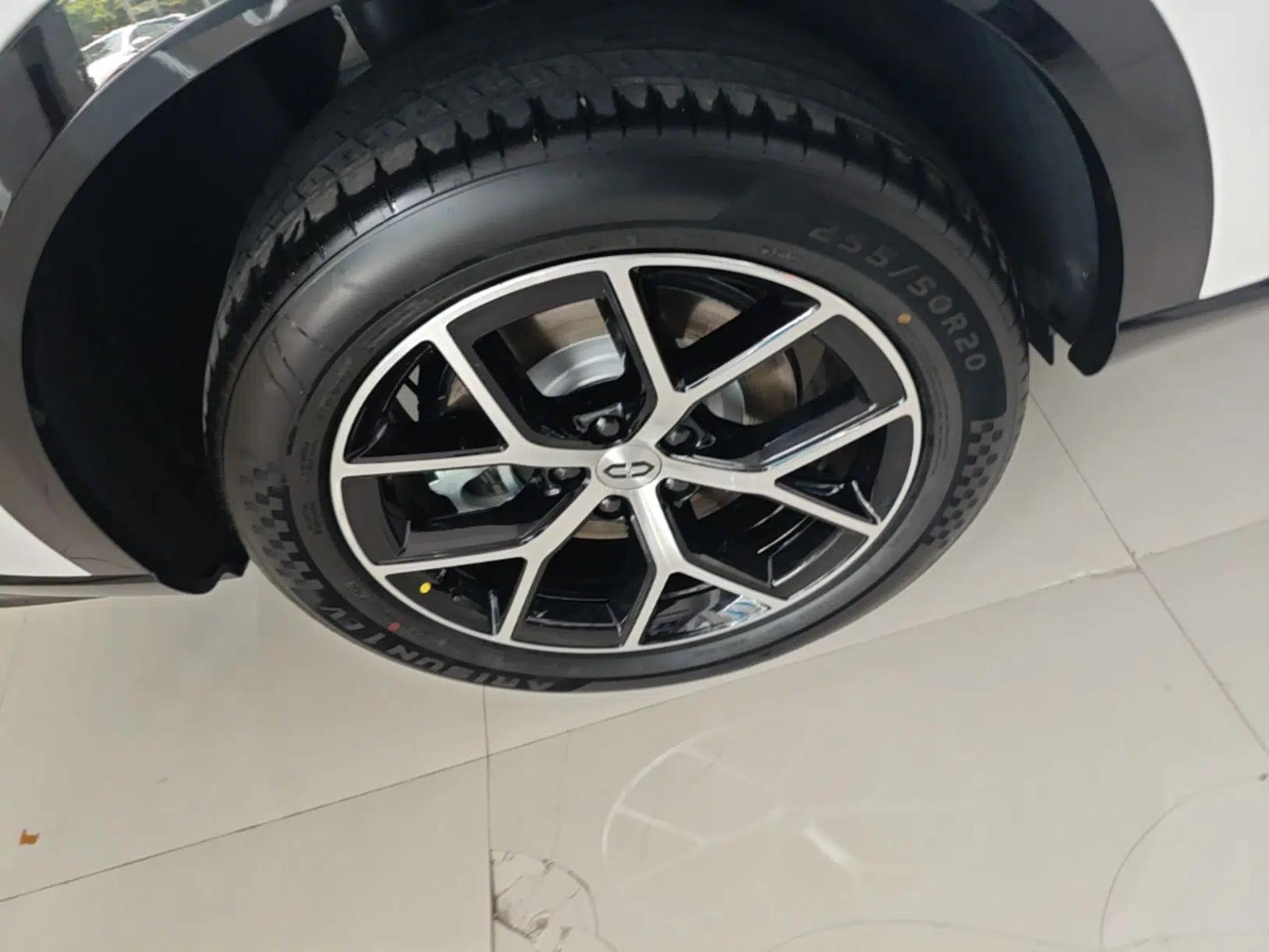 Hima AITO M6 2026 Model Range-Extended Max+ Four-Wheel Drive — миниатюра 11