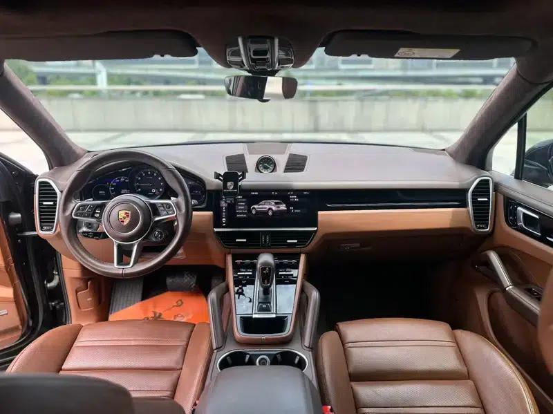 Cayenne E-Hybrid 2021 Cayenne E-Hybrid 2.0T — миниатюра 8