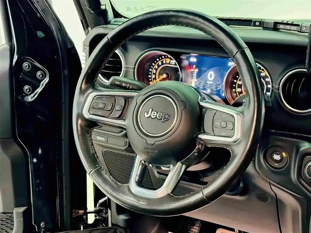 Gladiator 2022 3.6L First Edition — миниатюра 13