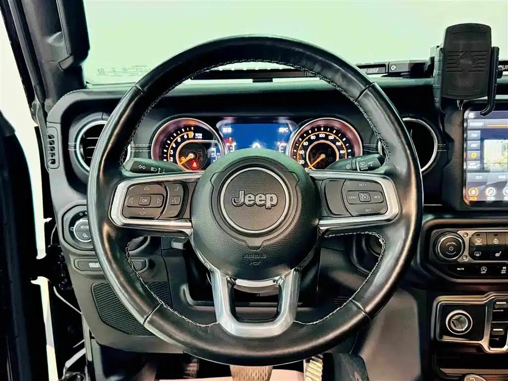 Gladiator 2022 3.6L First Edition — миниатюра 14