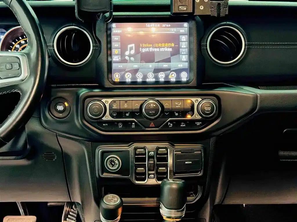 Gladiator 2022 3.6L First Edition — миниатюра 15