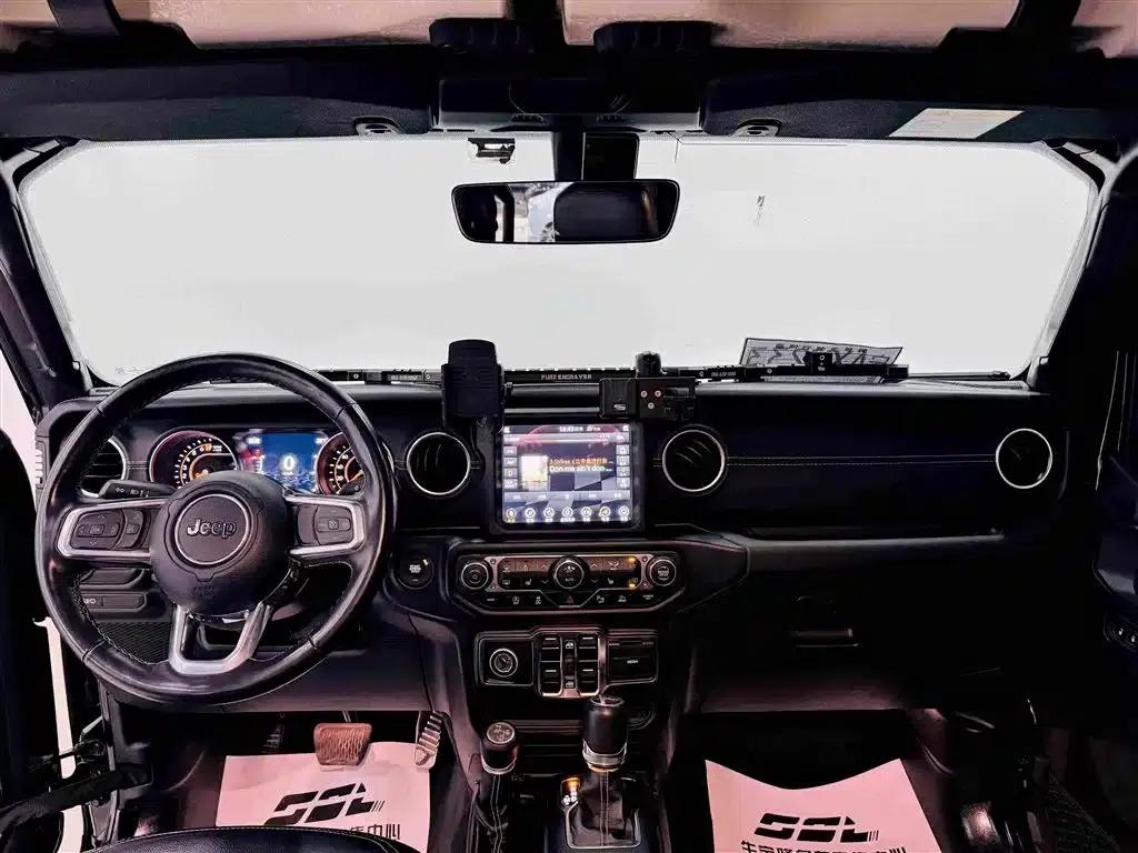Gladiator 2022 3.6L First Edition — миниатюра 8