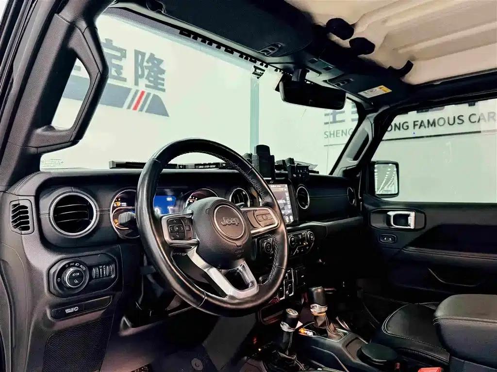 Gladiator 2022 3.6L First Edition — миниатюра 9