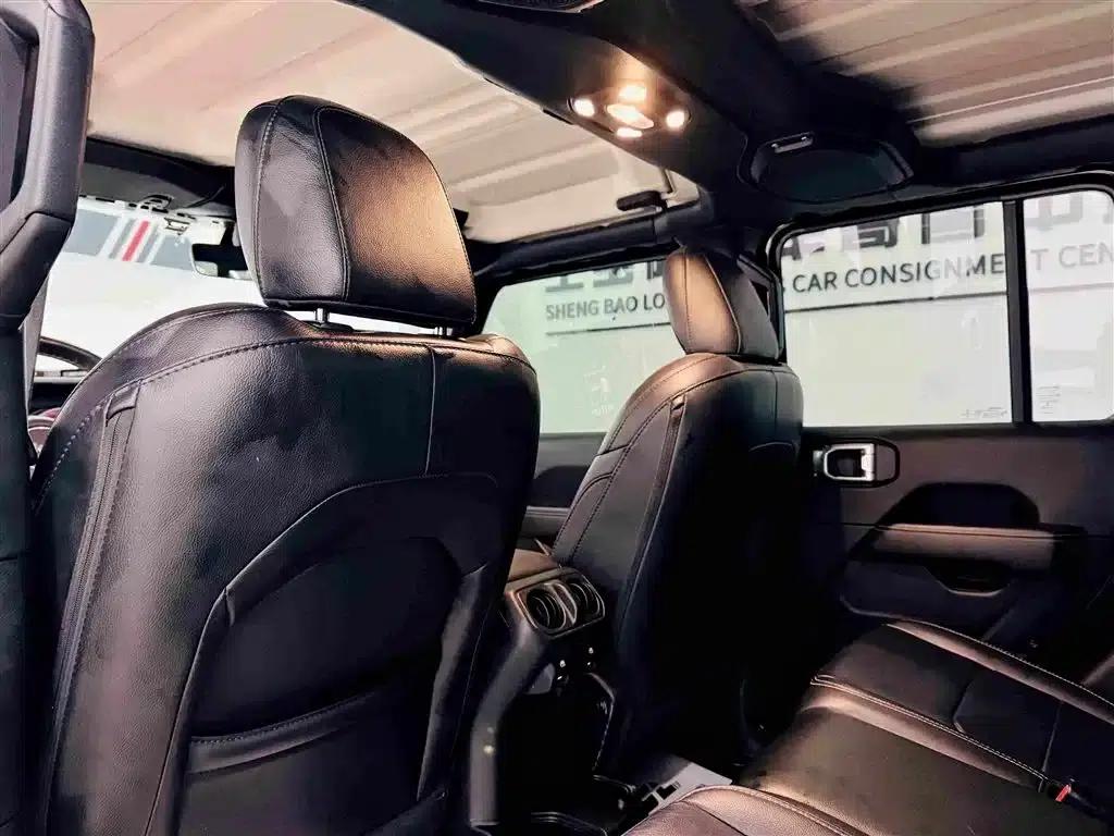 Gladiator 2022 3.6L First Edition — миниатюра 10