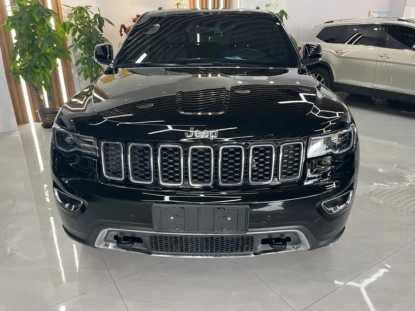 2020 Jeep Grand Cherokee Imported Model 3.6L Elite Navigation Edition — миниатюра 2