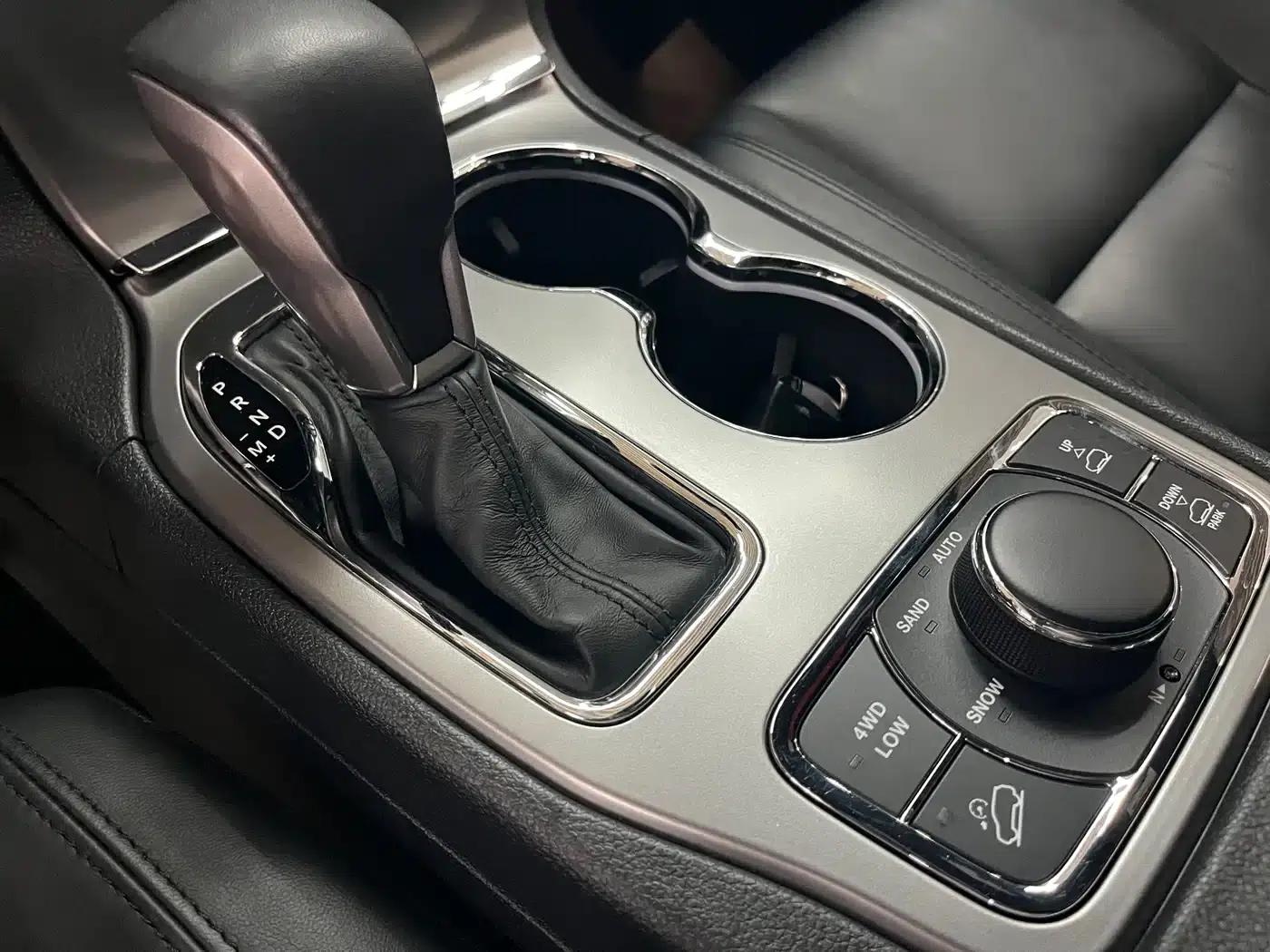 2020 Jeep Grand Cherokee Imported Model 3.6L Elite Navigation Edition — миниатюра 11