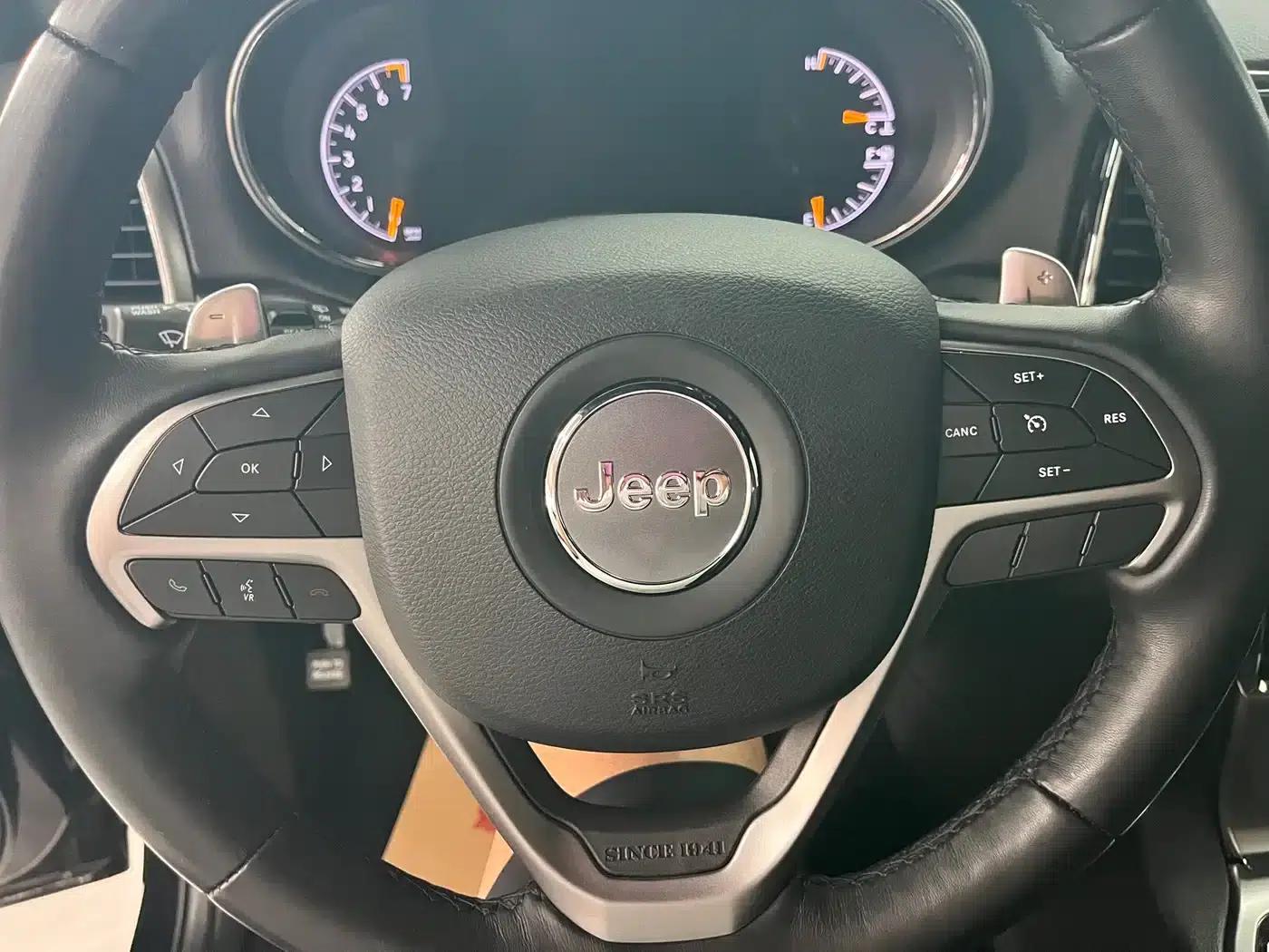 2020 Jeep Grand Cherokee Imported Model 3.6L Elite Navigation Edition — миниатюра 8