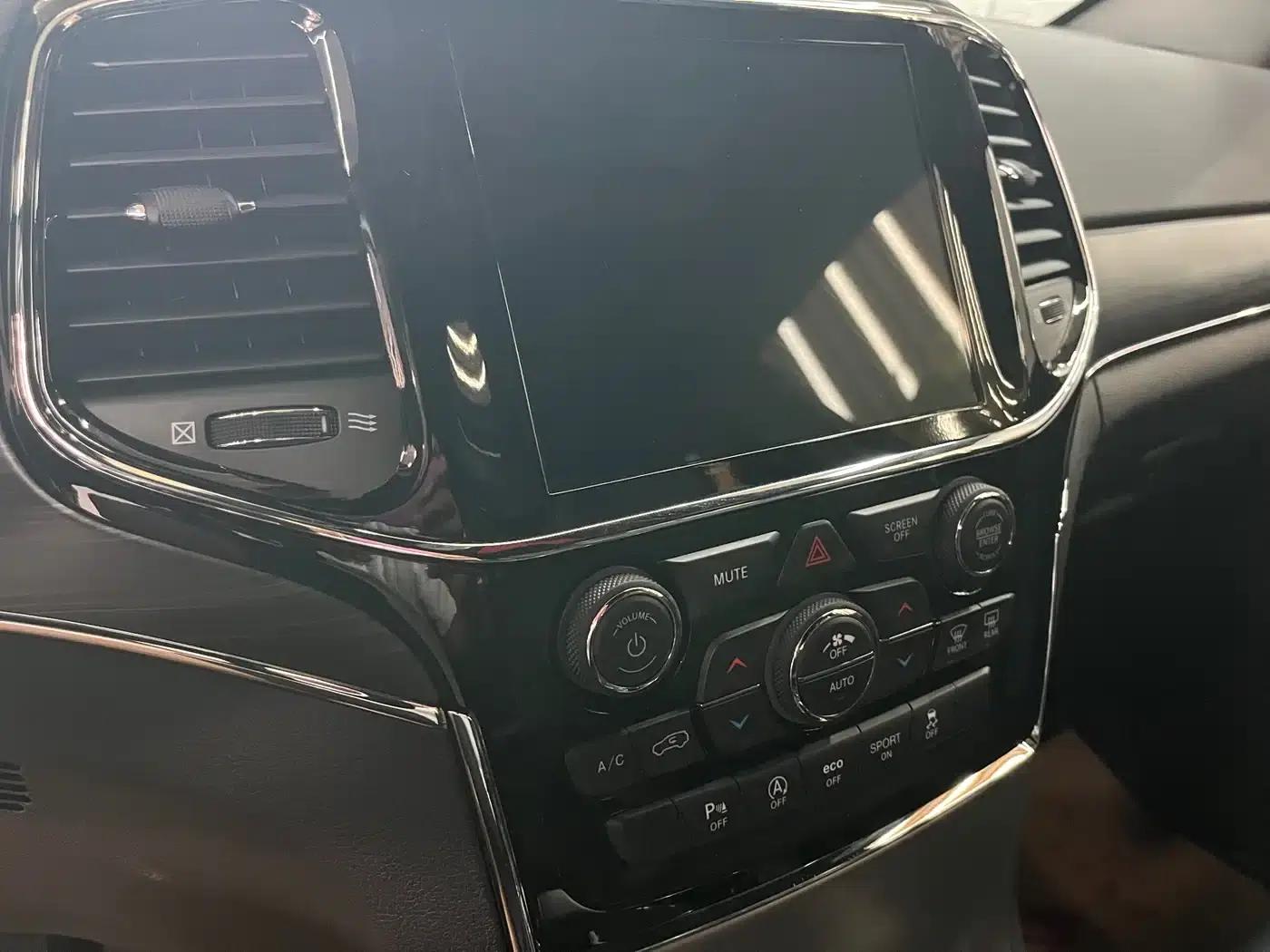 2020 Jeep Grand Cherokee Imported Model 3.6L Elite Navigation Edition — миниатюра 10