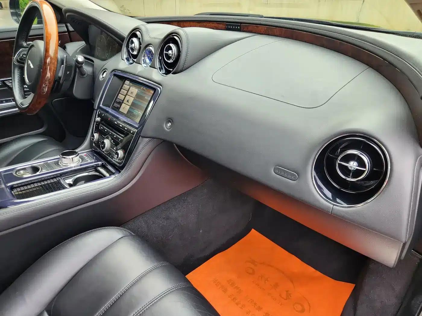 Jaguar XJ 2012 XJL 3.0 Panoramic Business Edition — миниатюра 12