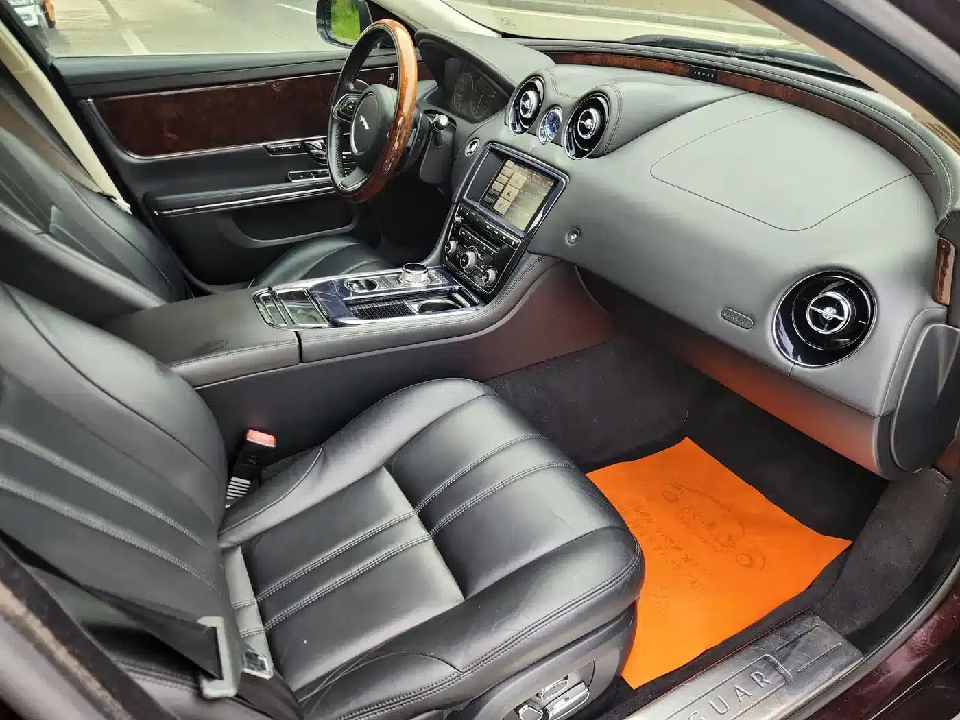 Jaguar XJ 2012 XJL 3.0 Panoramic Business Edition — миниатюра 9