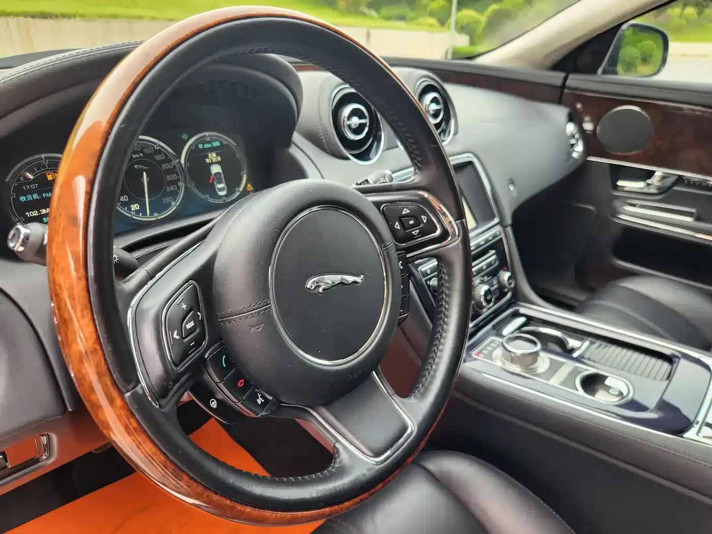 Jaguar XJ 2012 XJL 3.0 Panoramic Business Edition — миниатюра 10
