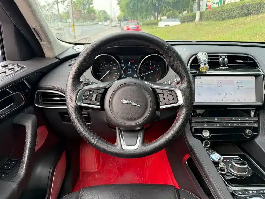 Jaguar F-PACE 2019 2.0T 2WD Urban Luxury Edition — миниатюра 14