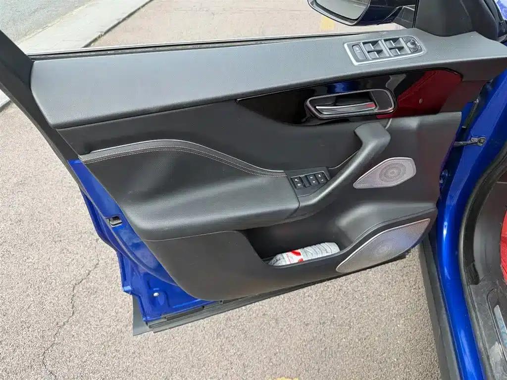 Jaguar F-PACE 2019 2.0T 2WD Urban Luxury Edition — миниатюра 6