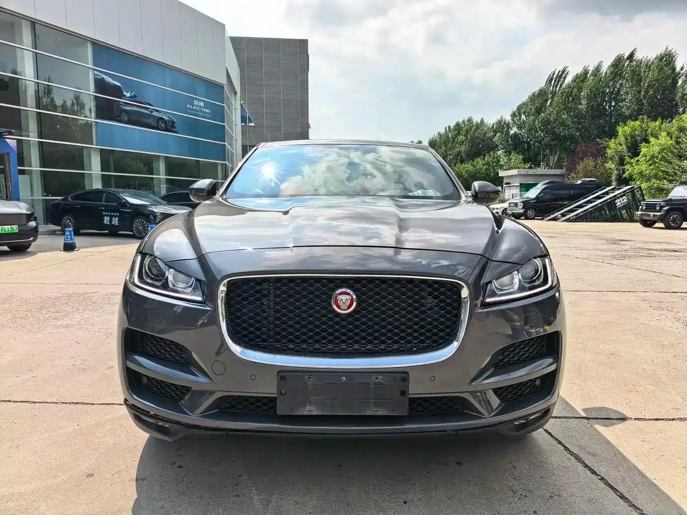 Jaguar F-PACE 2016 2.0T 2WD Urban Luxury Edition — миниатюра 2