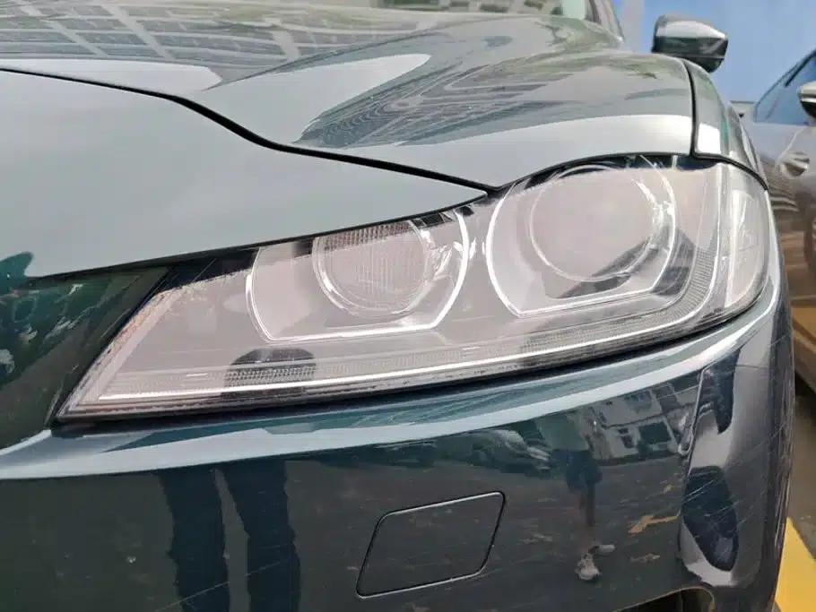 Jaguar F-PACE 2018 2.0T 2WD Urban Luxury Edition — миниатюра 5