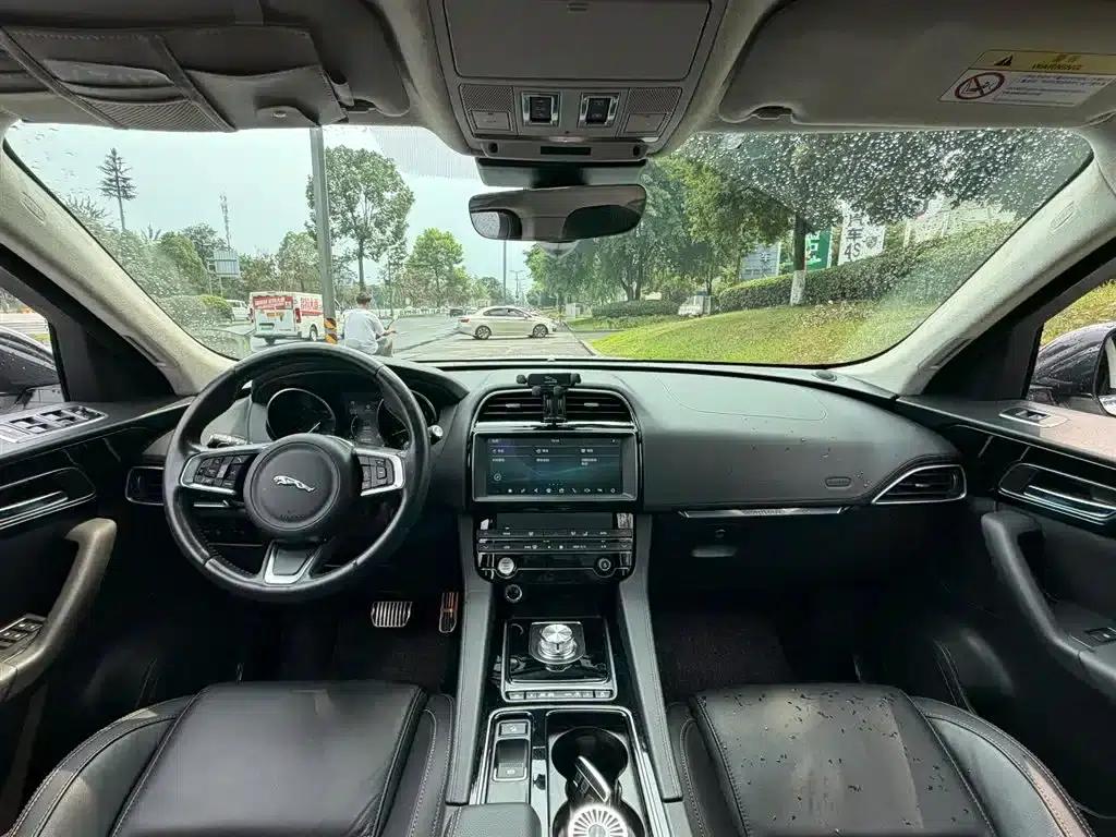 Jaguar F-PACE 2018 2.0T 2WD Urban Luxury Edition — миниатюра 13