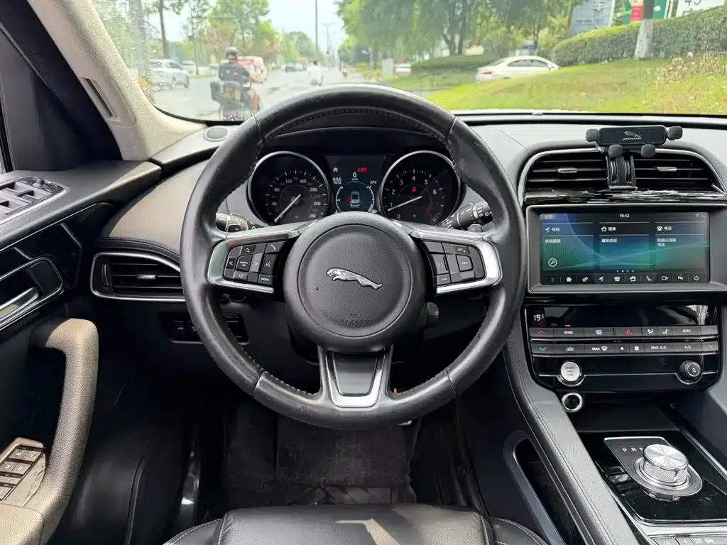 Jaguar F-PACE 2018 2.0T 2WD Urban Luxury Edition — миниатюра 14