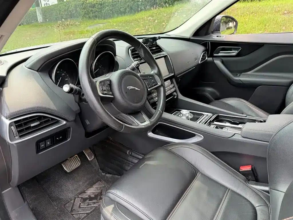 Jaguar F-PACE 2018 2.0T 2WD Urban Luxury Edition — миниатюра 7