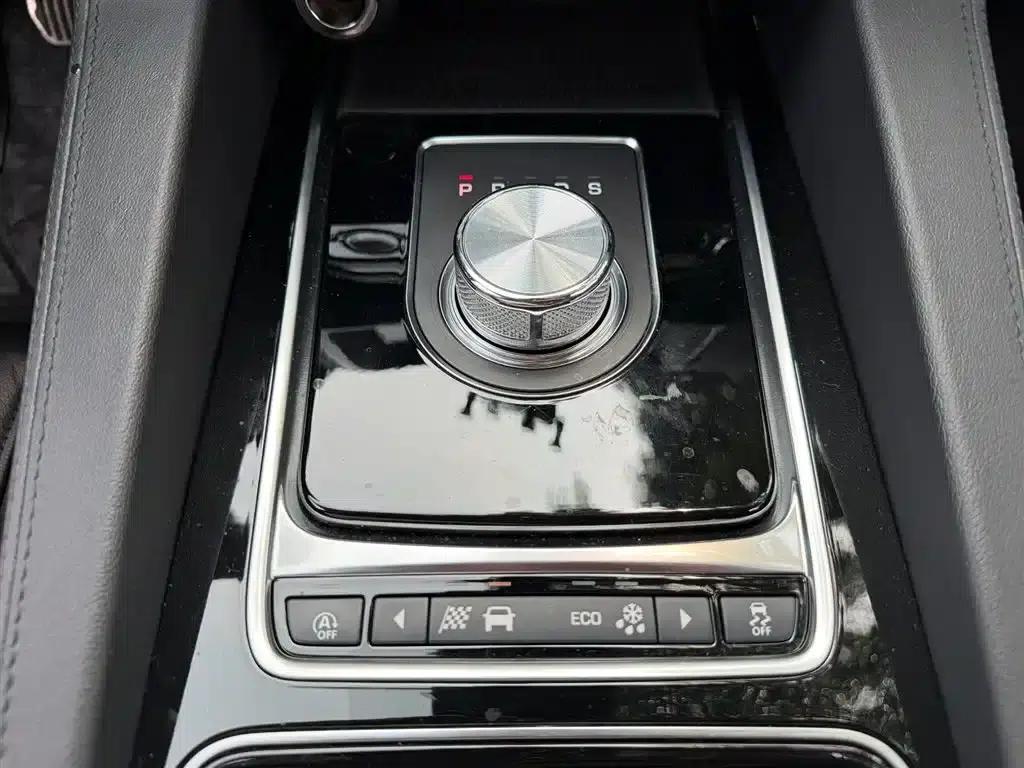 Jaguar F-PACE 2018 2.0T 2WD Urban Luxury Edition — миниатюра 9