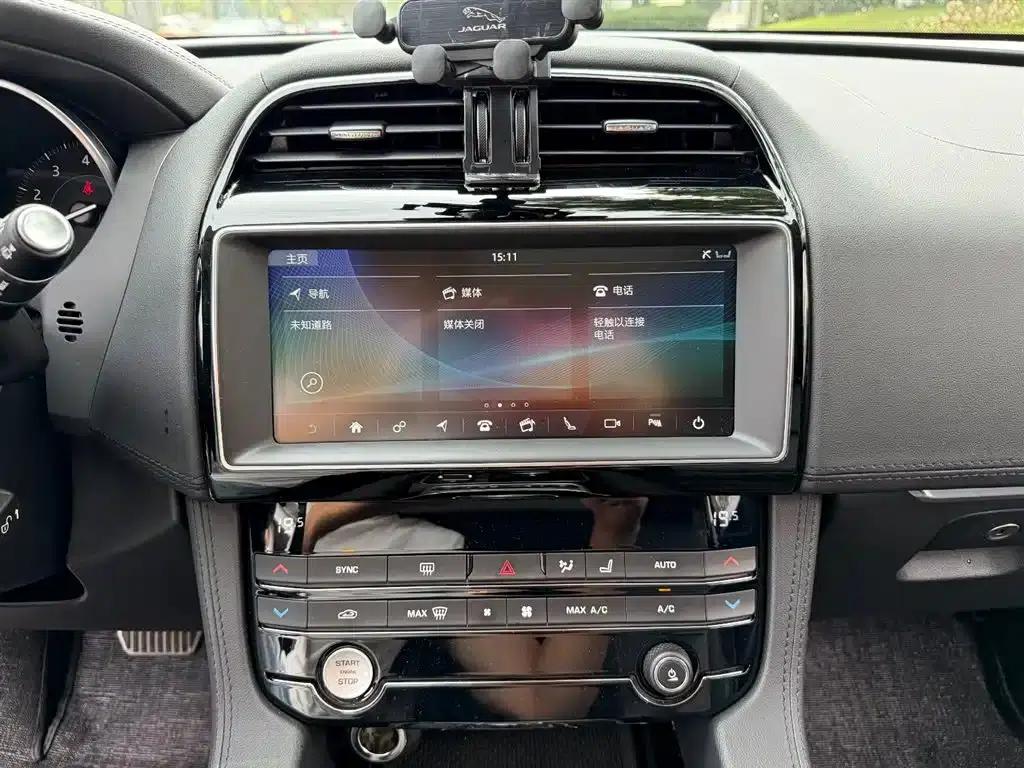 Jaguar F-PACE 2018 2.0T 2WD Urban Luxury Edition — миниатюра 10