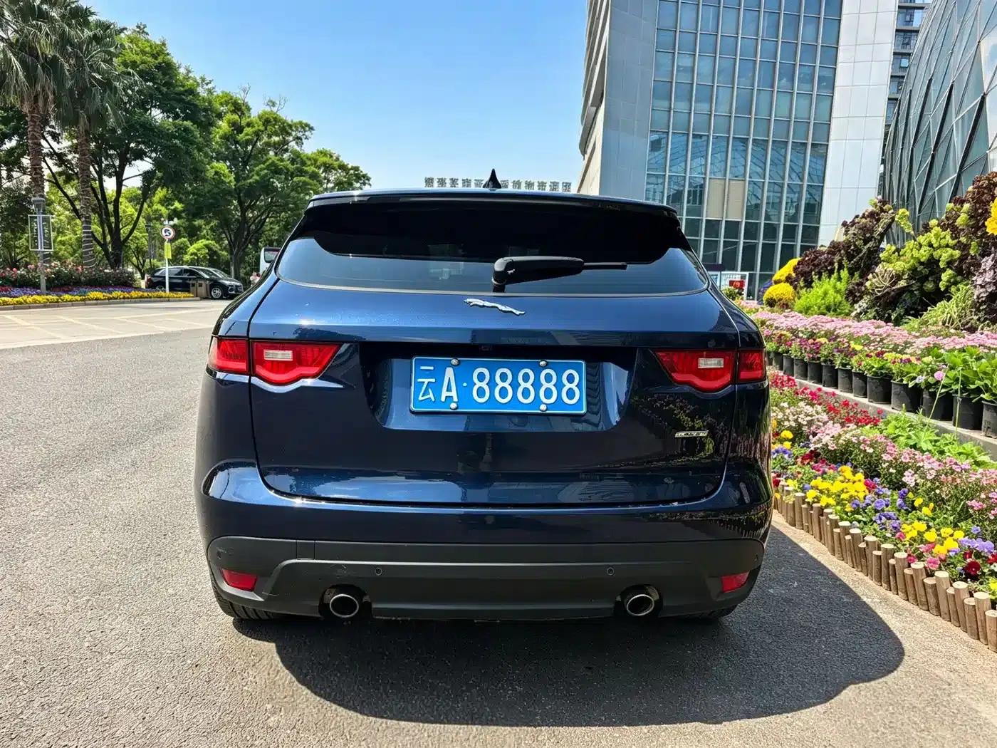 2018 Jaguar F-PACE 2.0T AWD R-Sport — миниатюра 14