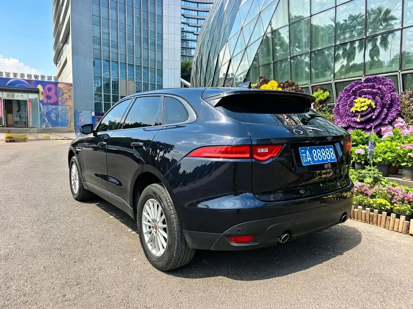 2018 Jaguar F-PACE 2.0T AWD R-Sport — миниатюра 15