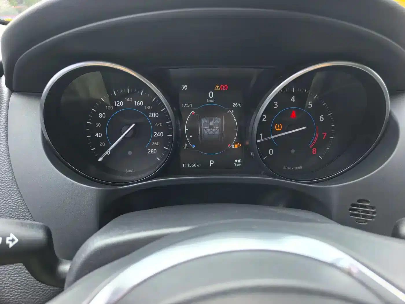 2018 Jaguar F-PACE 2.0T AWD R-Sport — миниатюра 8