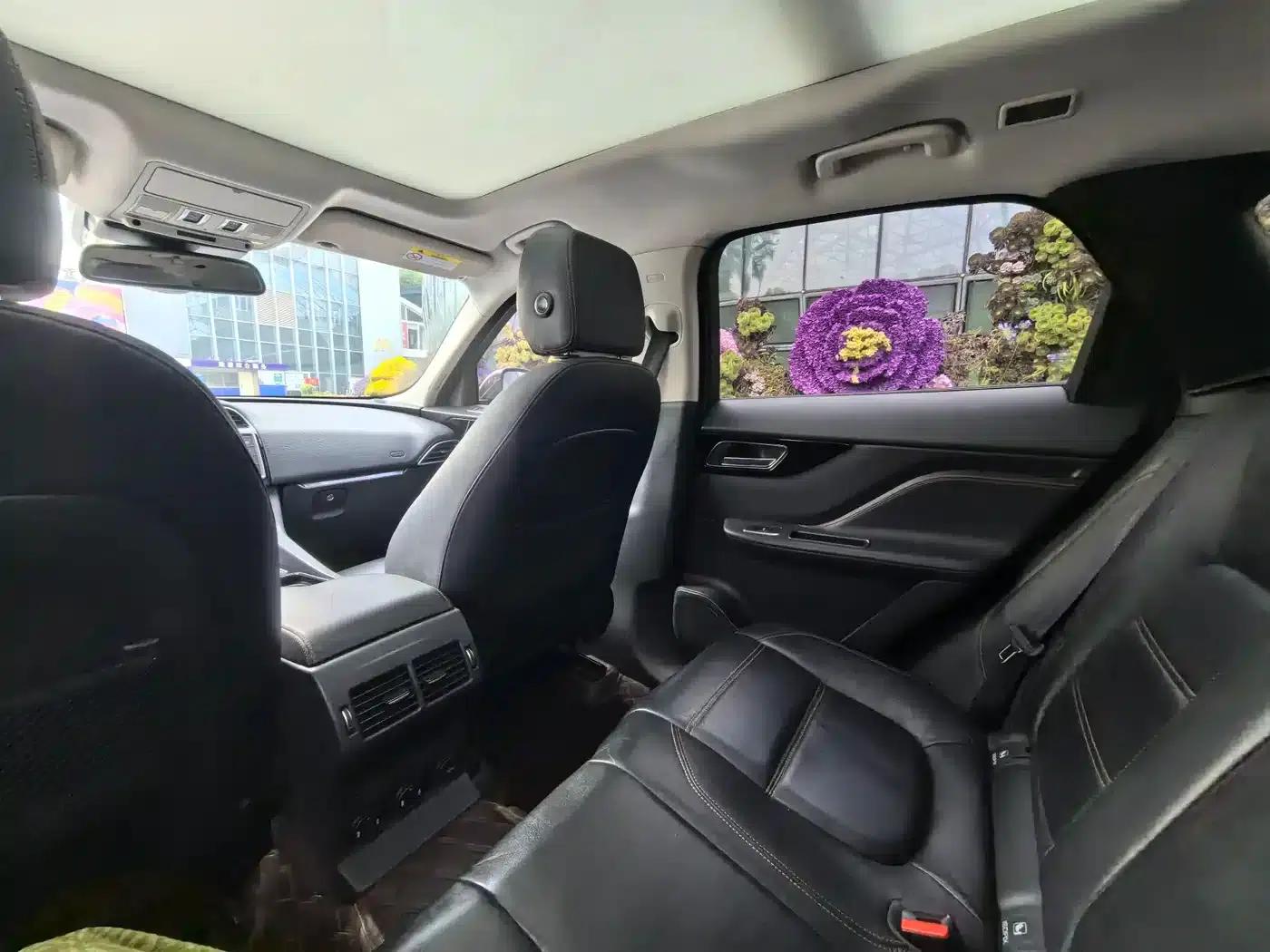 2018 Jaguar F-PACE 2.0T AWD R-Sport — миниатюра 9