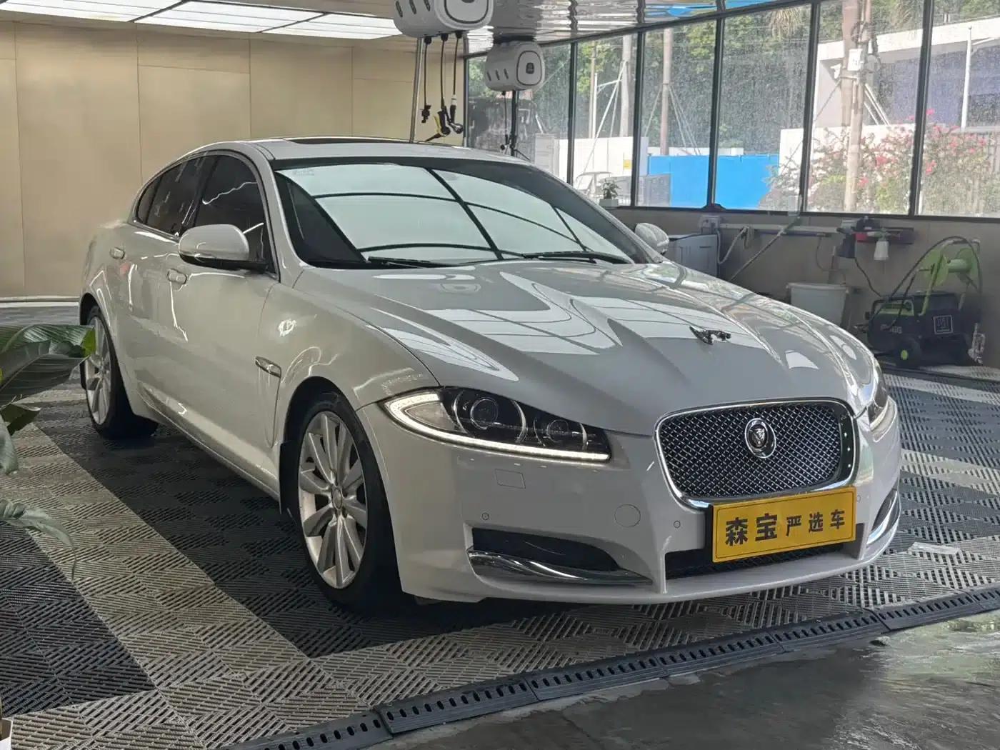 Jaguar XF 2015 XF 2.0T Elegance Edition — миниатюра 3