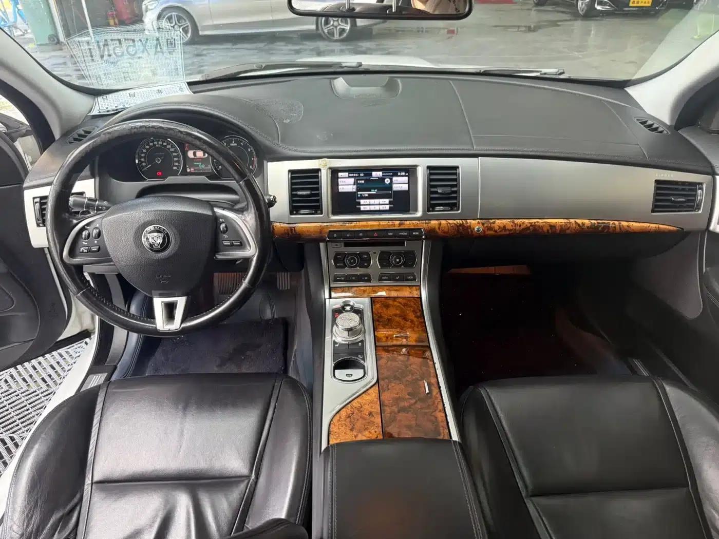 Jaguar XF 2015 XF 2.0T Elegance Edition — миниатюра 5