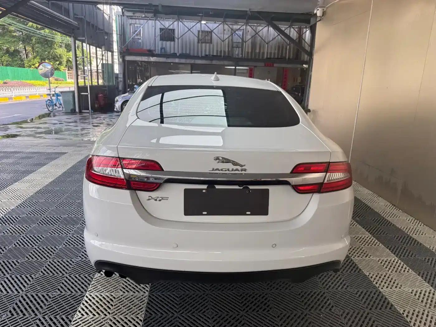Jaguar XF 2015 XF 2.0T Elegance Edition — миниатюра 8