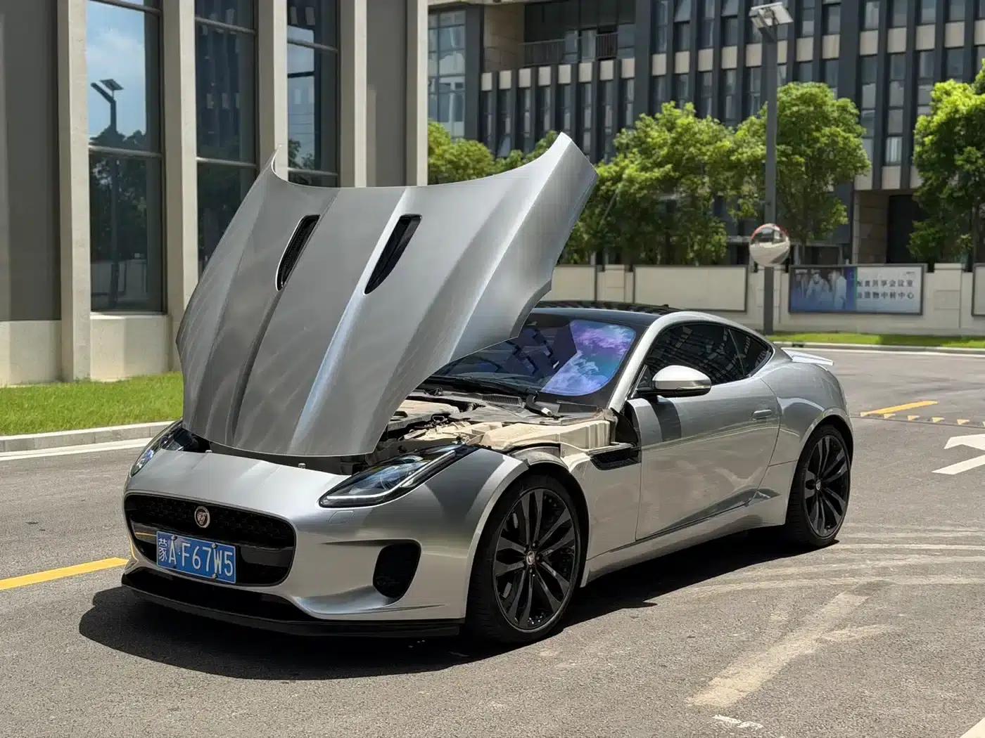 Jaguar F-TYPE 2019 2.0T Hardtop — миниатюра 8