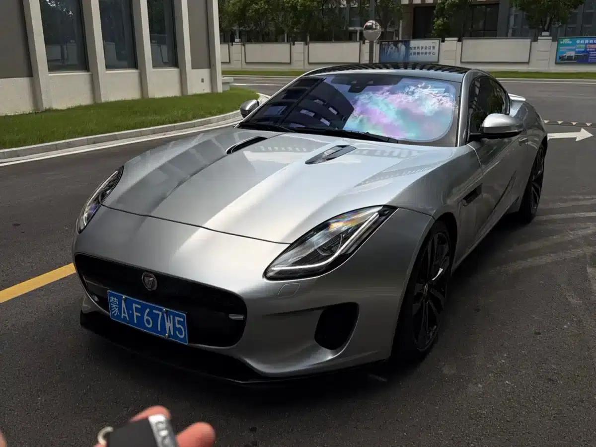 Jaguar F-TYPE 2019 2.0T Hardtop — миниатюра 9