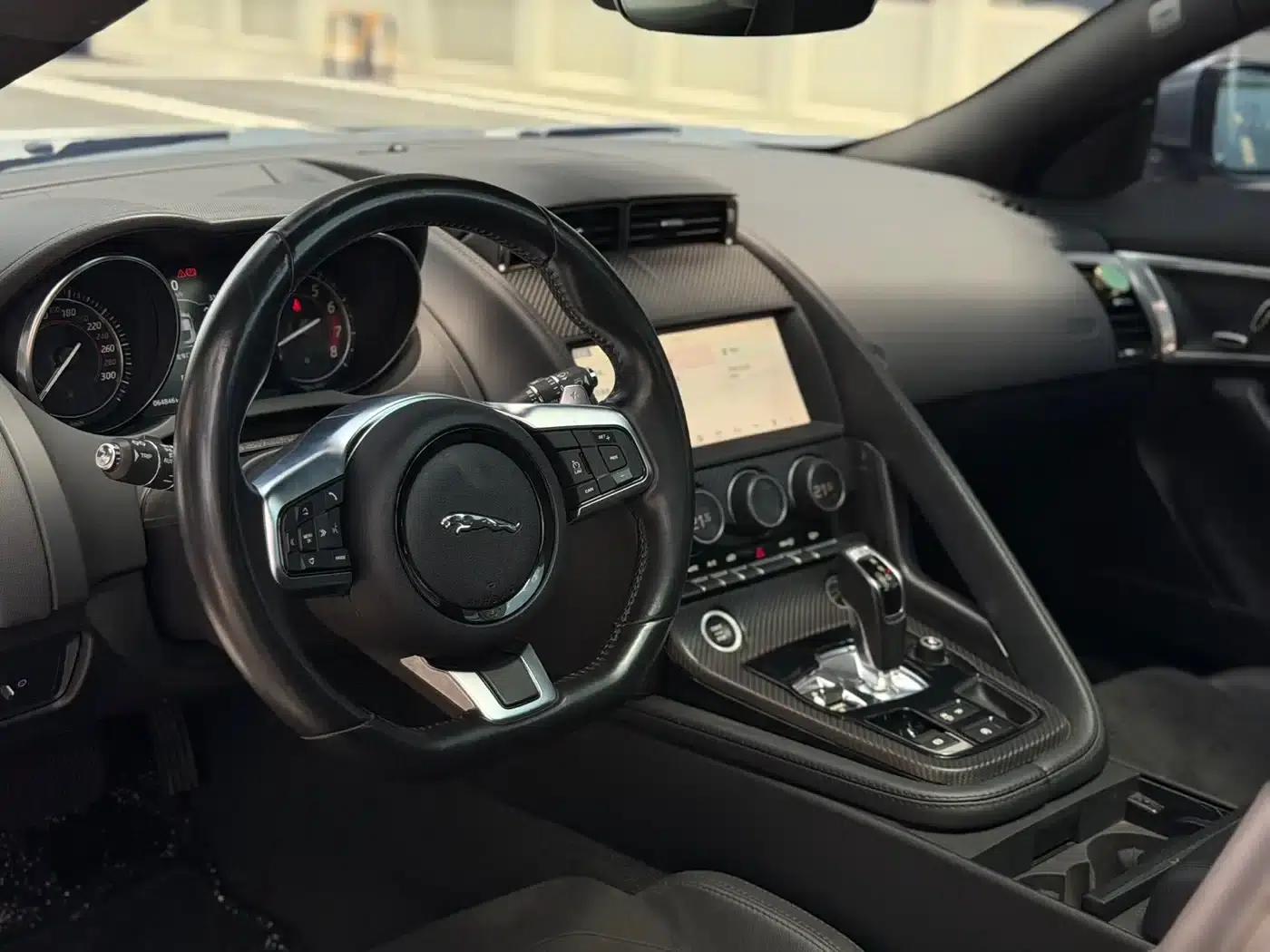 Jaguar F-TYPE 2019 2.0T Hardtop — миниатюра 10
