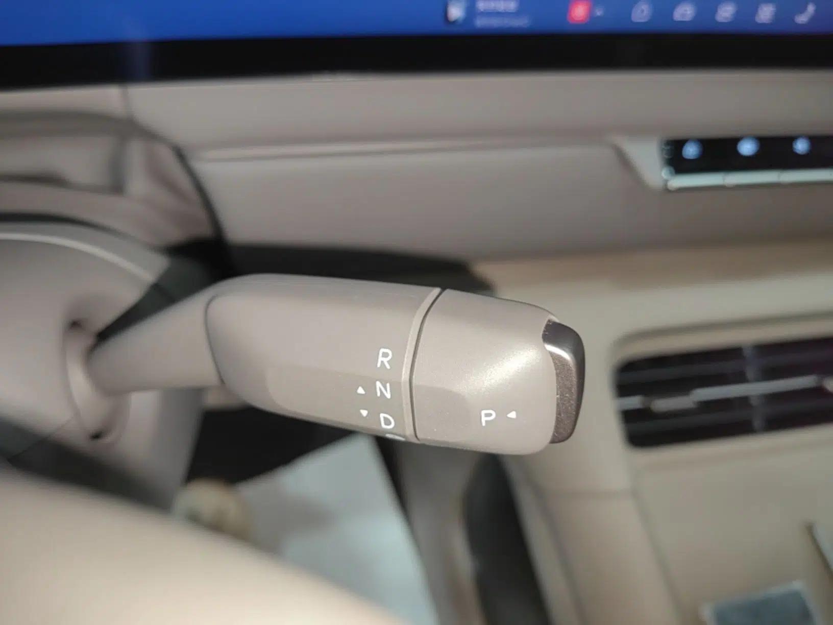 IM Zhiji LS8 2026 Model 66 Ultra Tech Flagship Five-Seat — миниатюра 16
