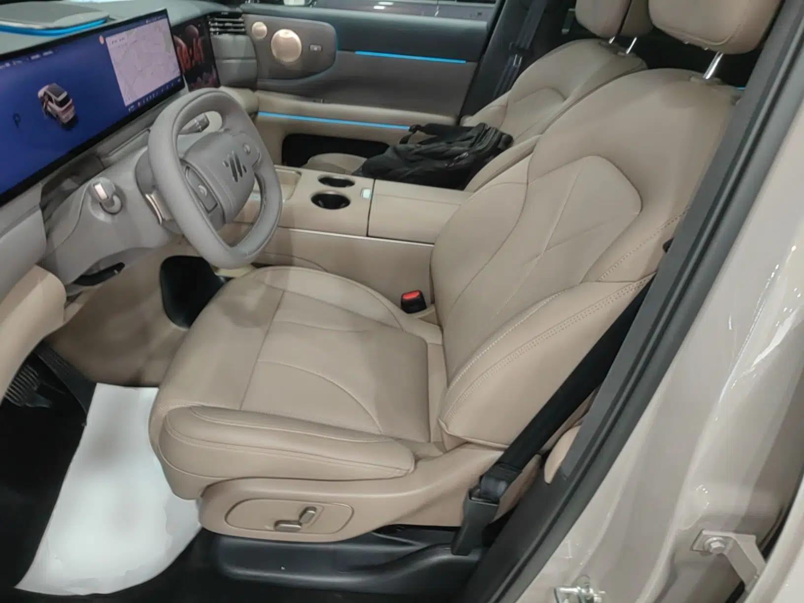 IM Zhiji LS8 2026 Model 66 Ultra Tech Flagship Five-Seat — миниатюра 17