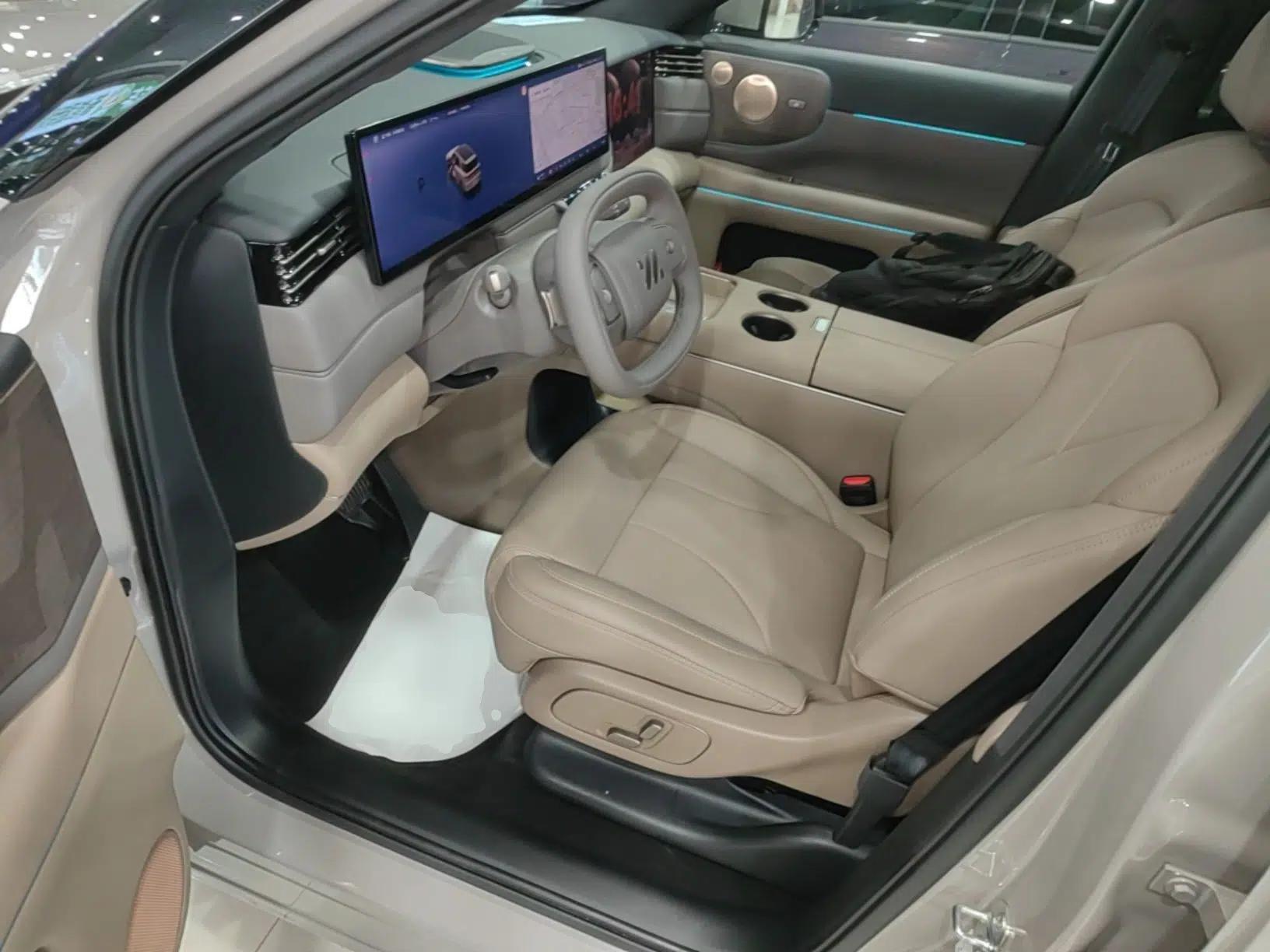 IM Zhiji LS8 2026 Model 66 Ultra Tech Flagship Five-Seat — миниатюра 18