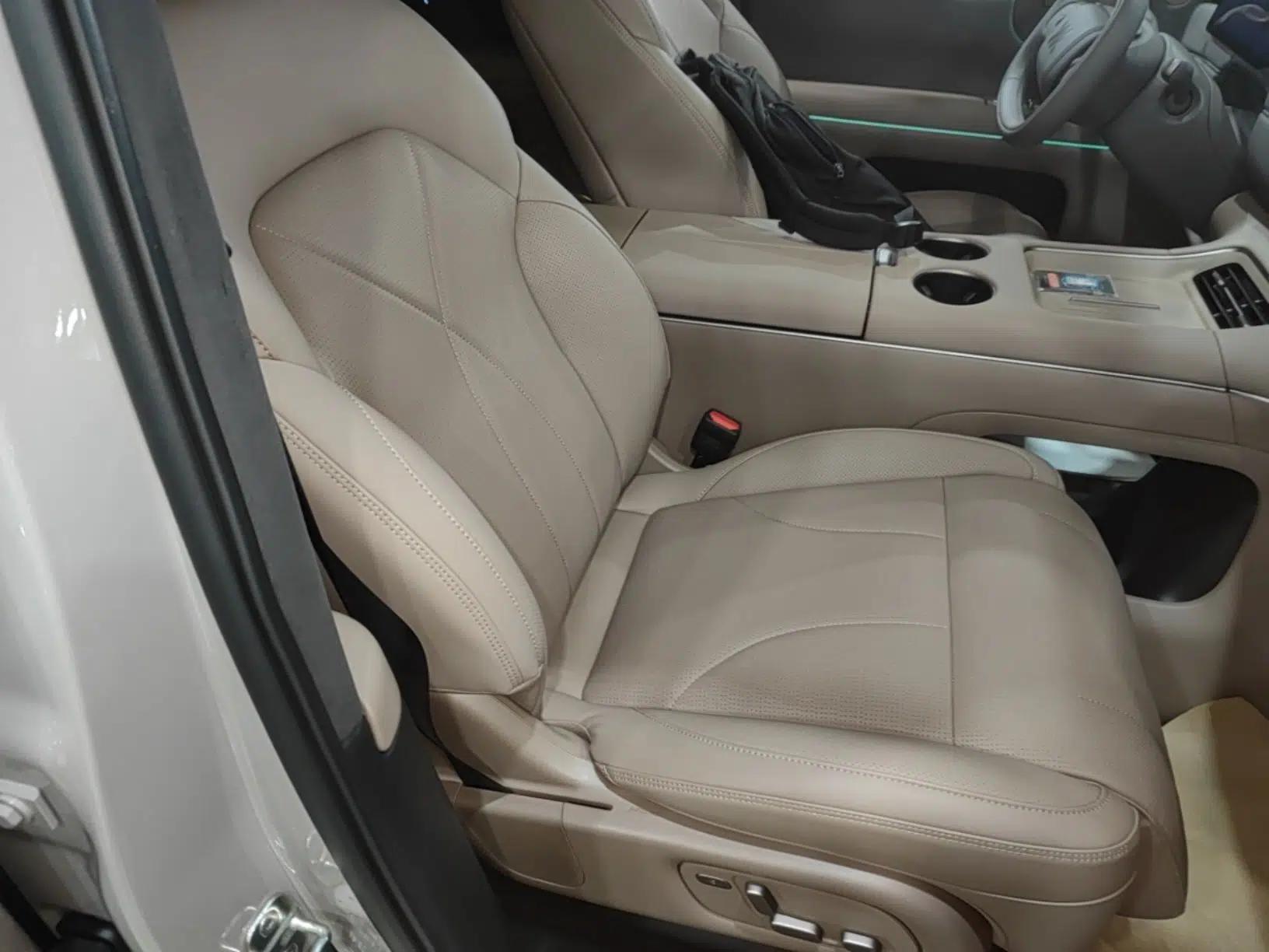 IM Zhiji LS8 2026 Model 66 Ultra Tech Flagship Five-Seat — миниатюра 19